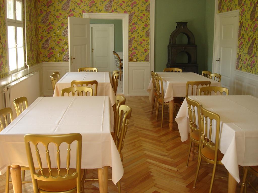 Herregaarden Jerstrup Bed & Breakfast Norre Esterbolle Ngoại thất bức ảnh
